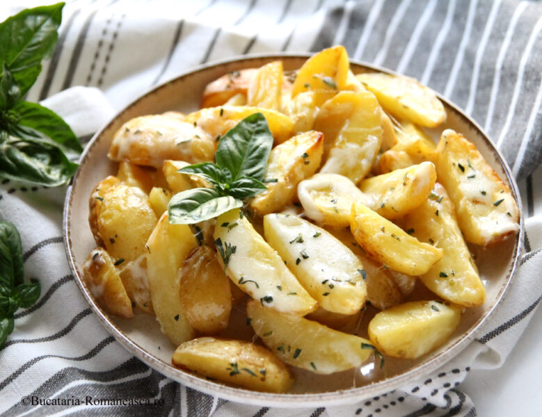 Cartofi noi cu cascaval