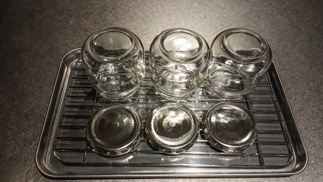 Cum sterilizam borcanele pentru conserve