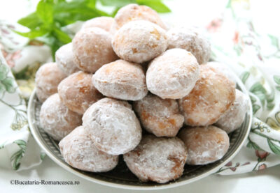 Gogosi pufoase cu branza dulce